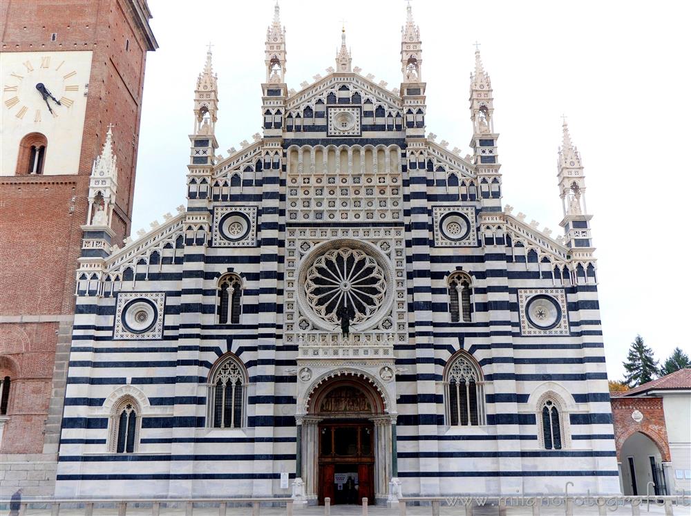 Monza (Monza e Brianza) - Facciata del Duomo di Monza